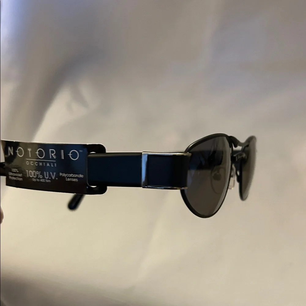 Vintage Notorio N127 Black Oval Sunglasses. New. 100% UV